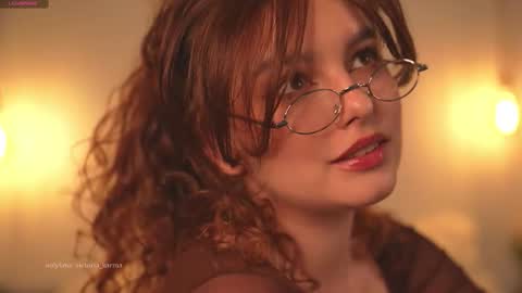 Snapshot of victoria_karma chatting on October 23, 3:24 pm online show from October 23, 3:24 pm