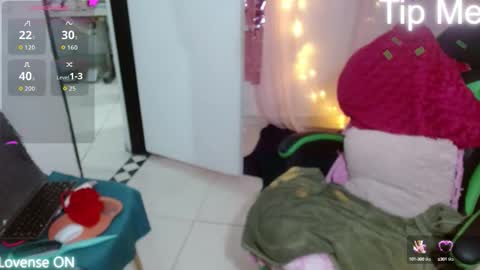 Snapshot of victoria_miler chatting on September 24, 2:29 am VICKY online show from September 24, 2:29 am