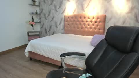 Vicky  online show from August 1, 1:29 am