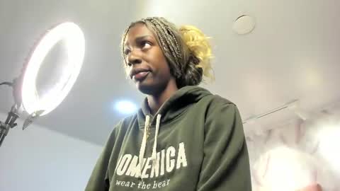 Vicky  online show from July 26, 1:30 pm