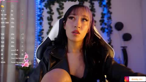 Victoria  online show from December 22, 9:10 pm