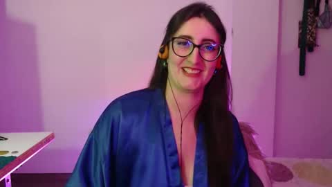 Victoria online show from December 5, 8:39 pm