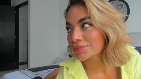 Snapshot of victoria_rose07 chatting on October 26, 7:57 pm Victoria online show from October 26, 7:57 pm