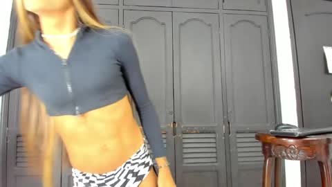 Snapshot of victoria_sweets_ chatting on January 19, 9:23 pm victoria_sweets_ online show from January 19, 9:23 pm