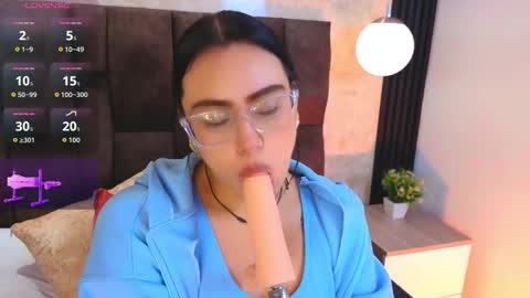 Victoria Andrade online show from February 26, 1:25 pm