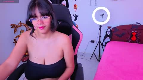 victoriacarmonaa online show from October 15, 7:37 pm