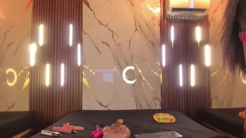 Victoria  online show from March 15, 8:45 pm