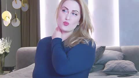Miss V online show from December 6, 4:08 am