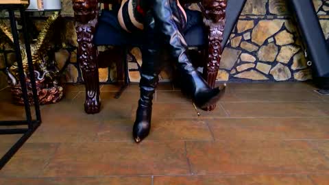 Victoria Heller online show from December 21, 5:36 am