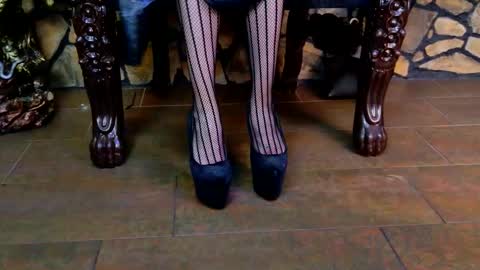 Victoria Heller online show from October 17, 5:55 am