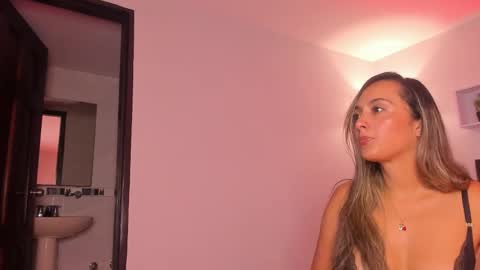 victoriia_rose_ online show from December 19, 4:08 am