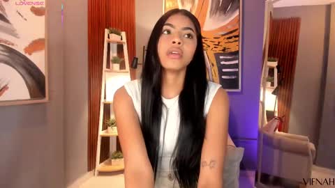 Snapshot of vienah chatting on October 4, 12:58 pm Karla online show from October 4, 12:58 pm