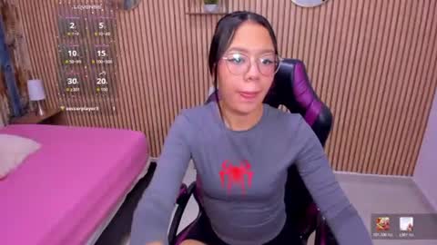Violet online show from June 12, 9:03 pm