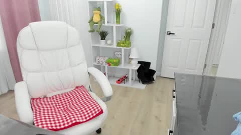 Ukrainian-woman online show from February 20, 4:58 pm