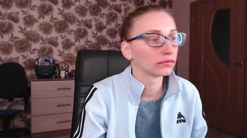 Snapshot of vikaericka chatting on January 17, 6:57 am Vika online show from January 17, 6:57 am