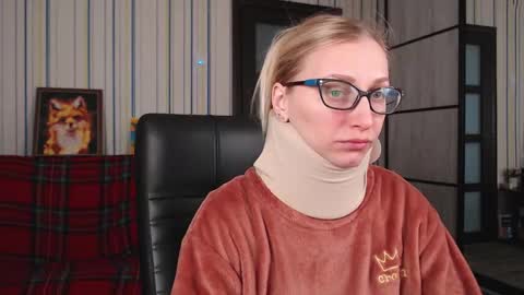 Snapshot of vikaericka chatting on October 12, 11:14 am Vika online show from October 12, 11:14 am