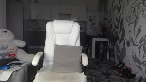 Vikaohair online show from April 15, 2:42 pm