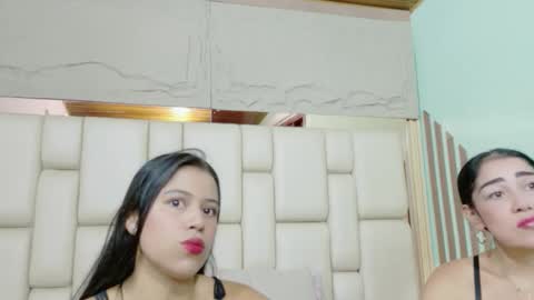 vikiTomson online show from April 17, 1:24 pm