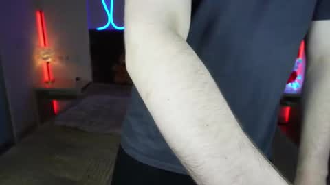 vikki and george online show from February 19, 7:46 pm