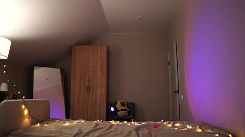 VIKKI online show from January 18, 1:09 pm