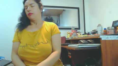 Snapshot of vikktoriaaa chatting on October 13, 5:42 am VIKKKTORIAAA online show from October 13, 5:42 am