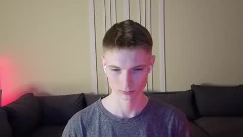 Max online show from February 8, 2:09 pm