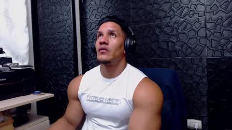 Viktor Herrera online show from March 4, 1:23 am