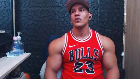 Viktor Herrera online show from November 14, 6:21 pm