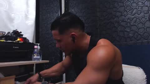 Viktor Herrera online show from September 30, 2:11 am