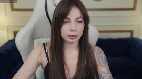 Snapshot of viktoria_storm chatting on February 23, 4:24 pm Alisa online show from February 23, 4:24 pm