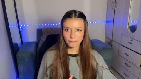 viky_evanss online show from July 12, 6:00 pm