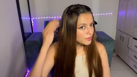 viky_evanss online show from July 16, 7:06 pm