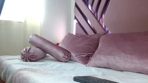 vinitryjhonson online show from December 1, 1:42 pm