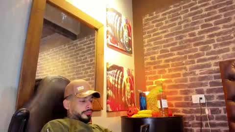 ---Vinzen--- online show from October 25, 4:57 am