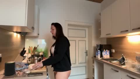 Vio online show from April 16, 4:18 pm