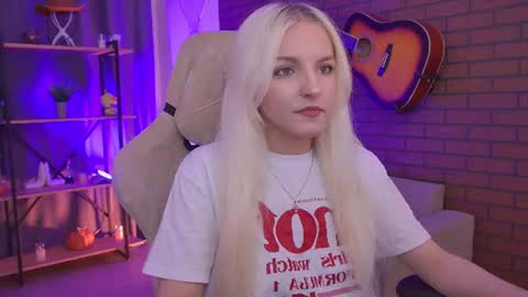 violamore online show from June 19, 6:58 pm