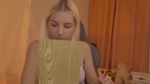 violamore online show from June 18, 6:35 pm