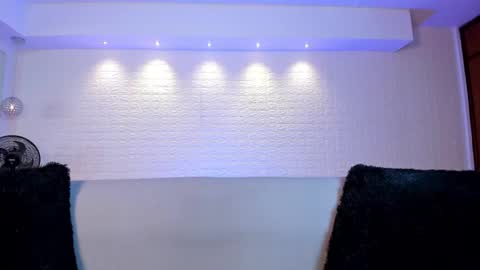 Violett  Everyday From 0530 to 1430 Col Time online show from September 18, 10:52 am