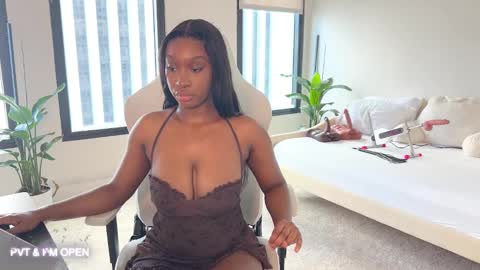 Fantasy Black Girl online show from February 2, 9:23 pm