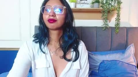 V I O L E T  online show from June 6, 7:42 pm