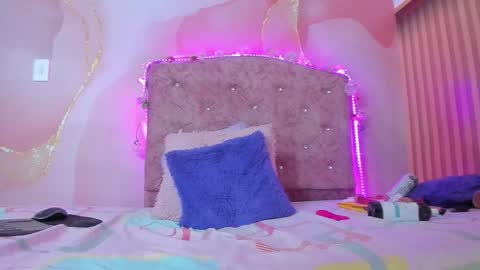 violet__taylor_ online show from October 27, 3:28 am