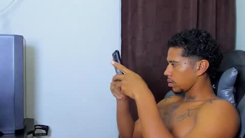 Violet and Myers online show from March 13, 10:40 am