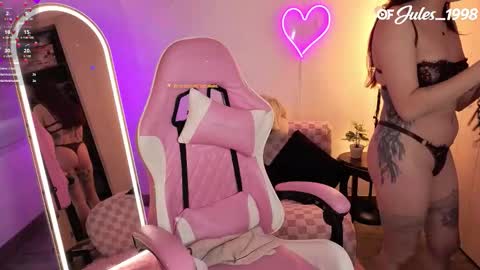 violet online show from March 13, 6:44 pm