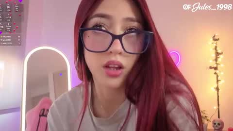 violet online show from March 19, 7:19 pm