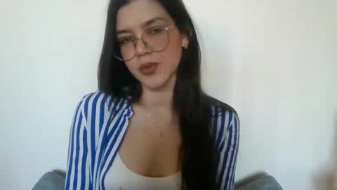 violet_moon999 online show from March 28, 2:18 pm