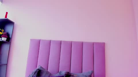 violet online show from April 13, 1:15 pm