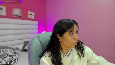 violet_sinclair online show from June 5, 11:37 am