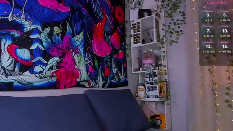 Violet online show from May 28, 7:17 am