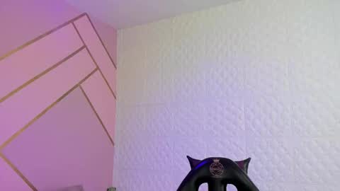     online show from December 18, 9:10 pm