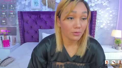 violeta_medina online show from April 15, 2:15 am